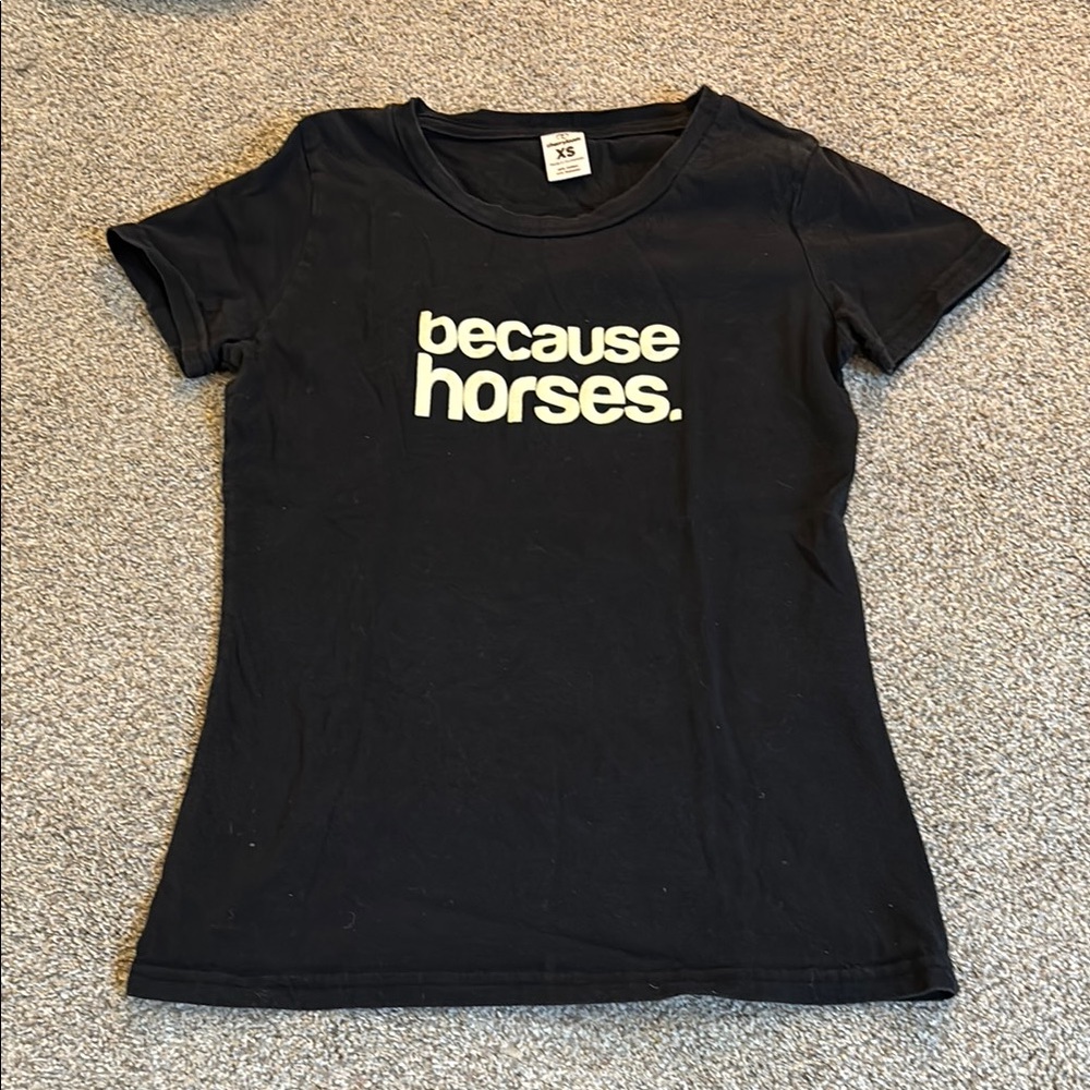 Black Graphic T-Shirt 'because horses.' Print